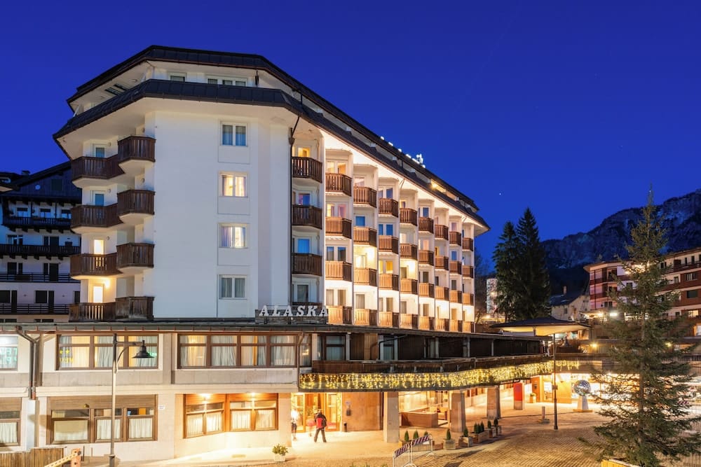 Hotel Alaska Cortina