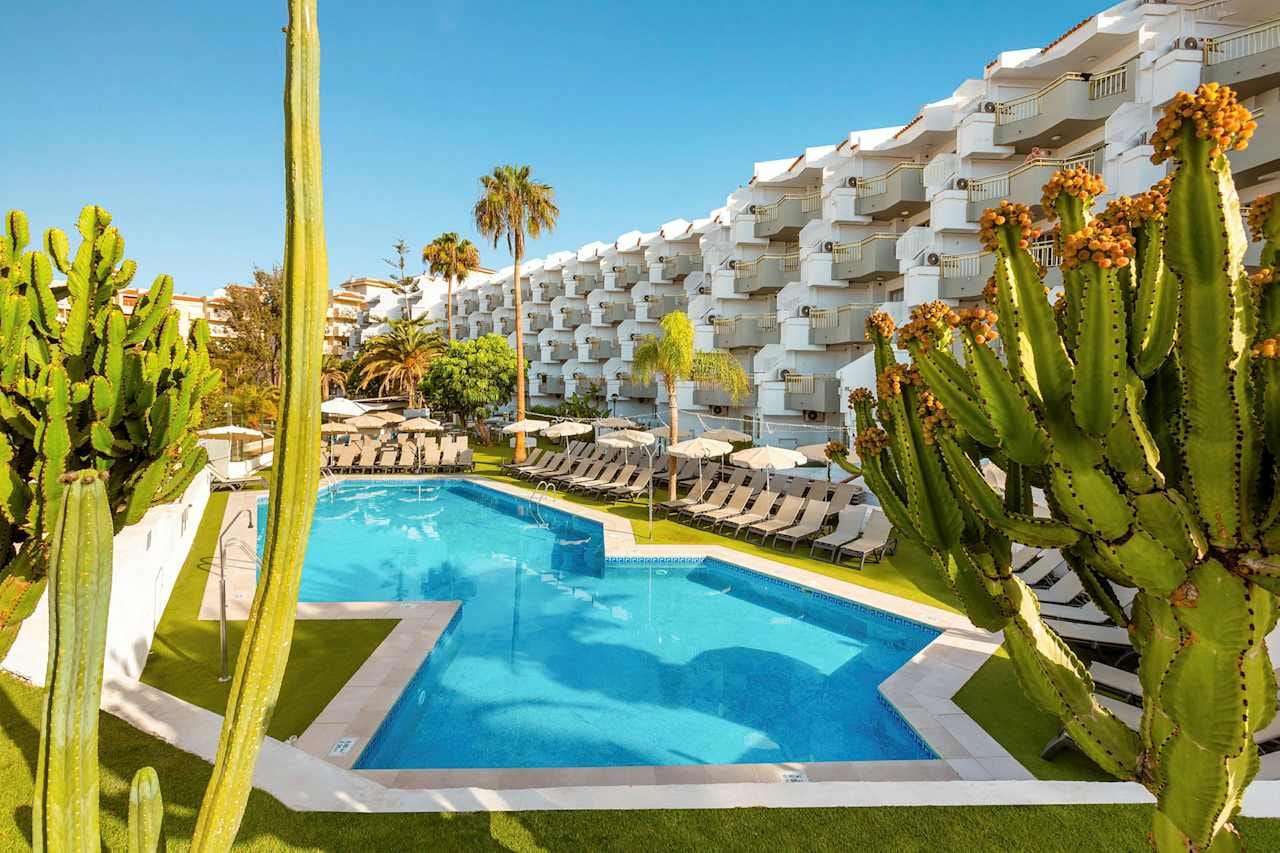 Playaolid Suites Apartments