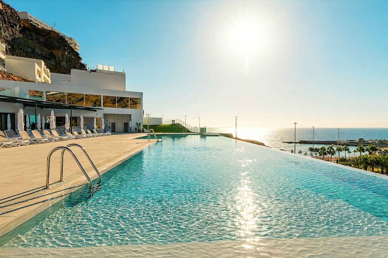AMADORES BEACH VIEW APARTMENT