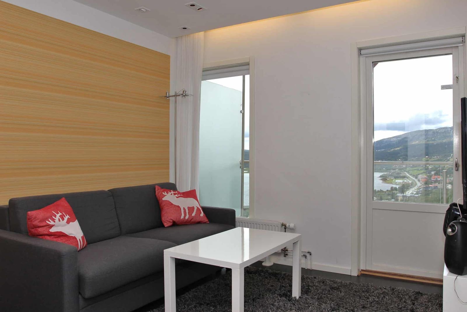 Tott Apartments 436
