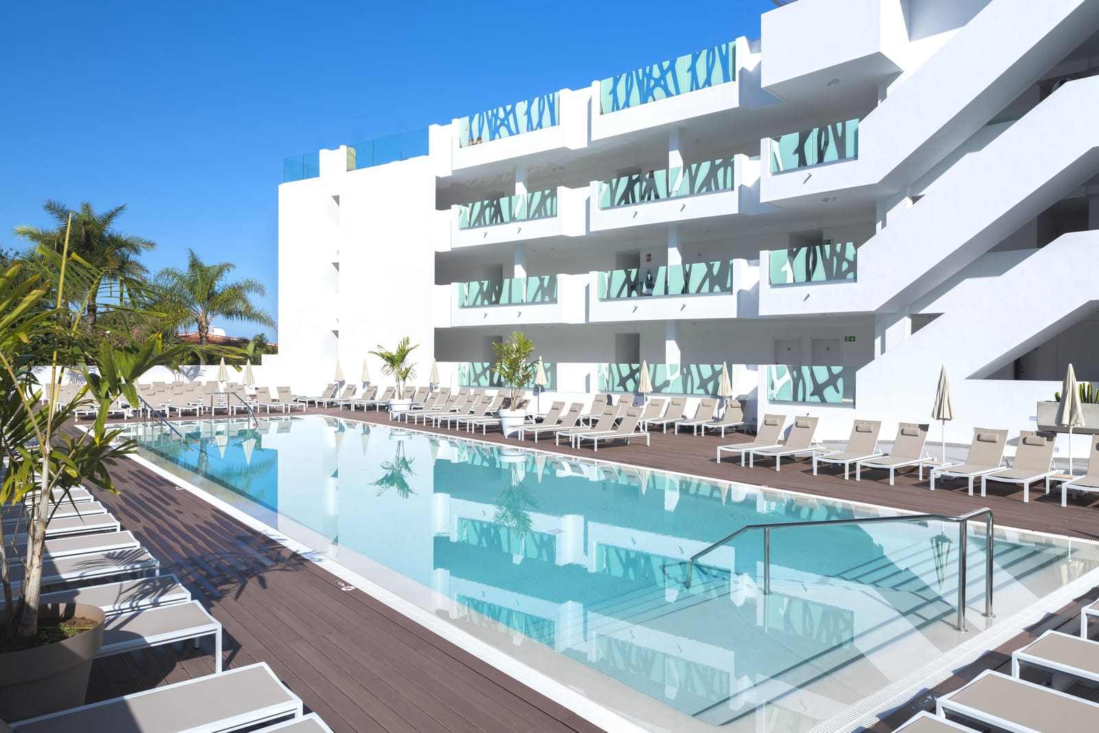ATLANTIC MIRAGE SUITES & SPA