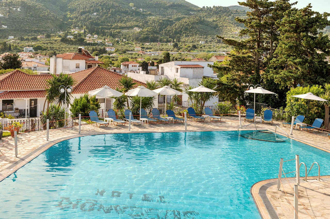 Dionyssos Hotel