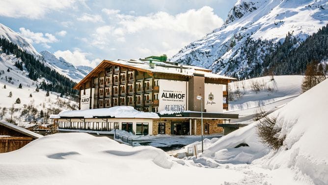 Panorama Hotel Almhof Galtür