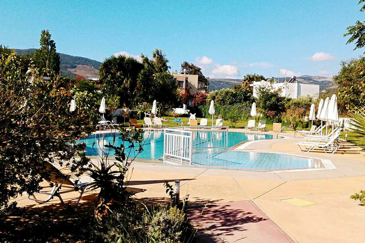 Theodorou Beach Hotel Apartments