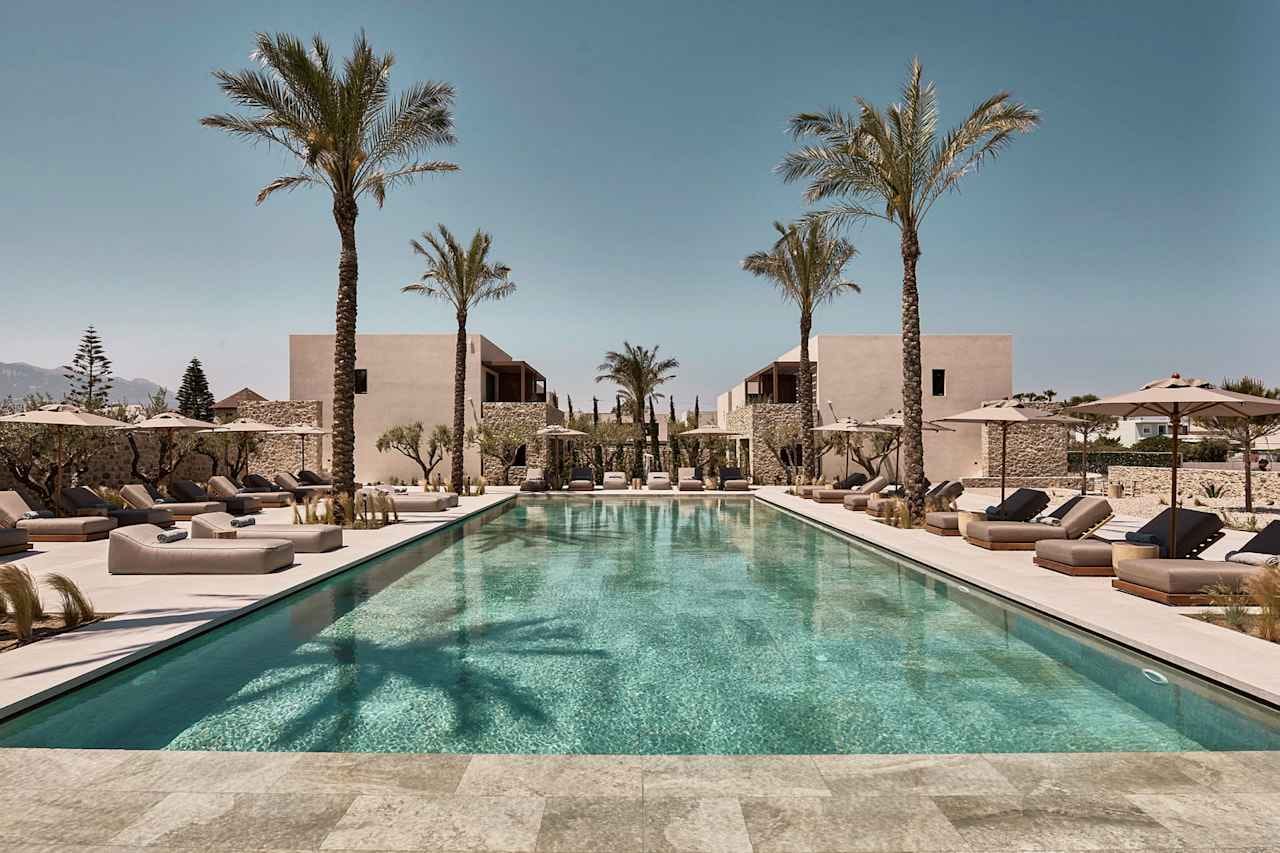 Theros All Suite Hotel