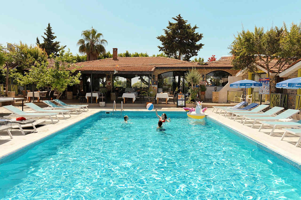 Leda Beach Hotel