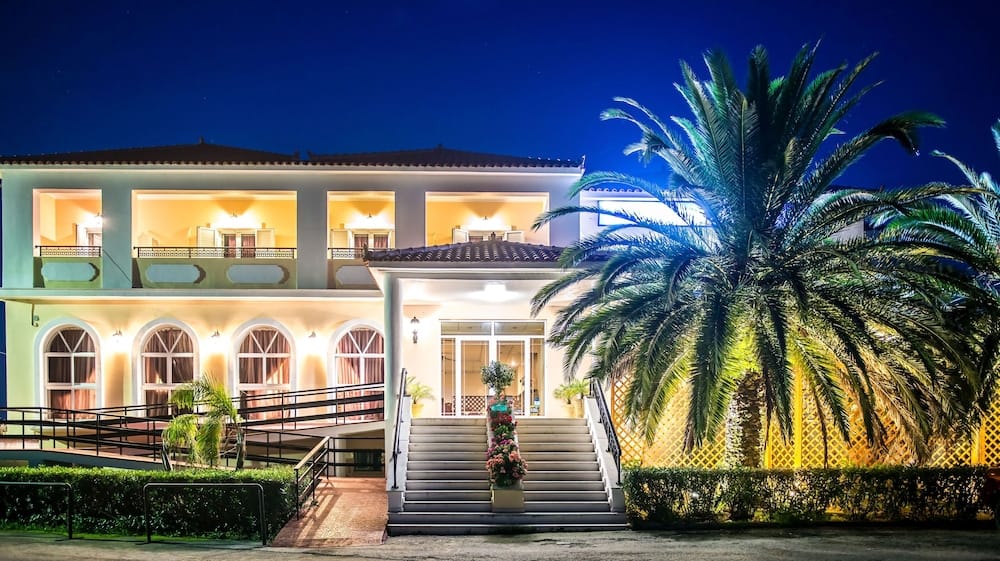 California Beach Hotel - Adults only