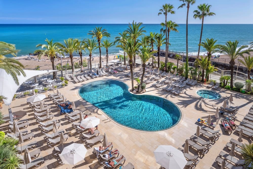 Caprici Beach Hotel & Spa