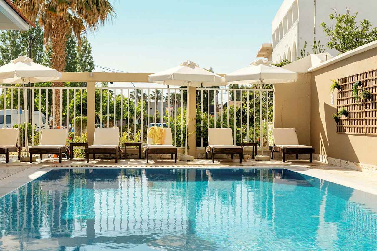 Zephyros Hotel