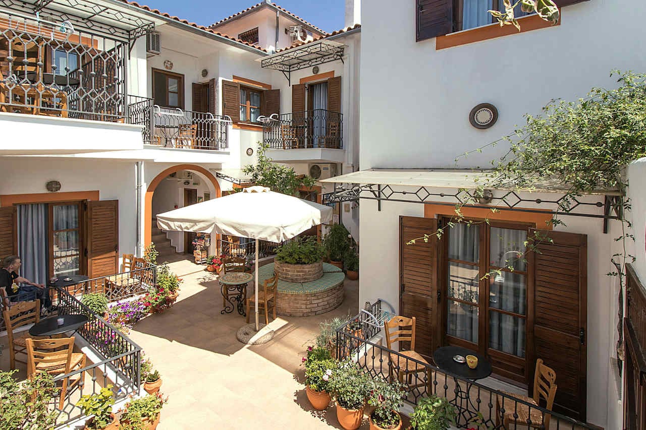 Marouso Guest House