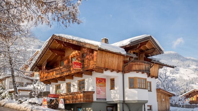 Landhaus Kostenzer Fügen Zillertal Tirol Österreich
