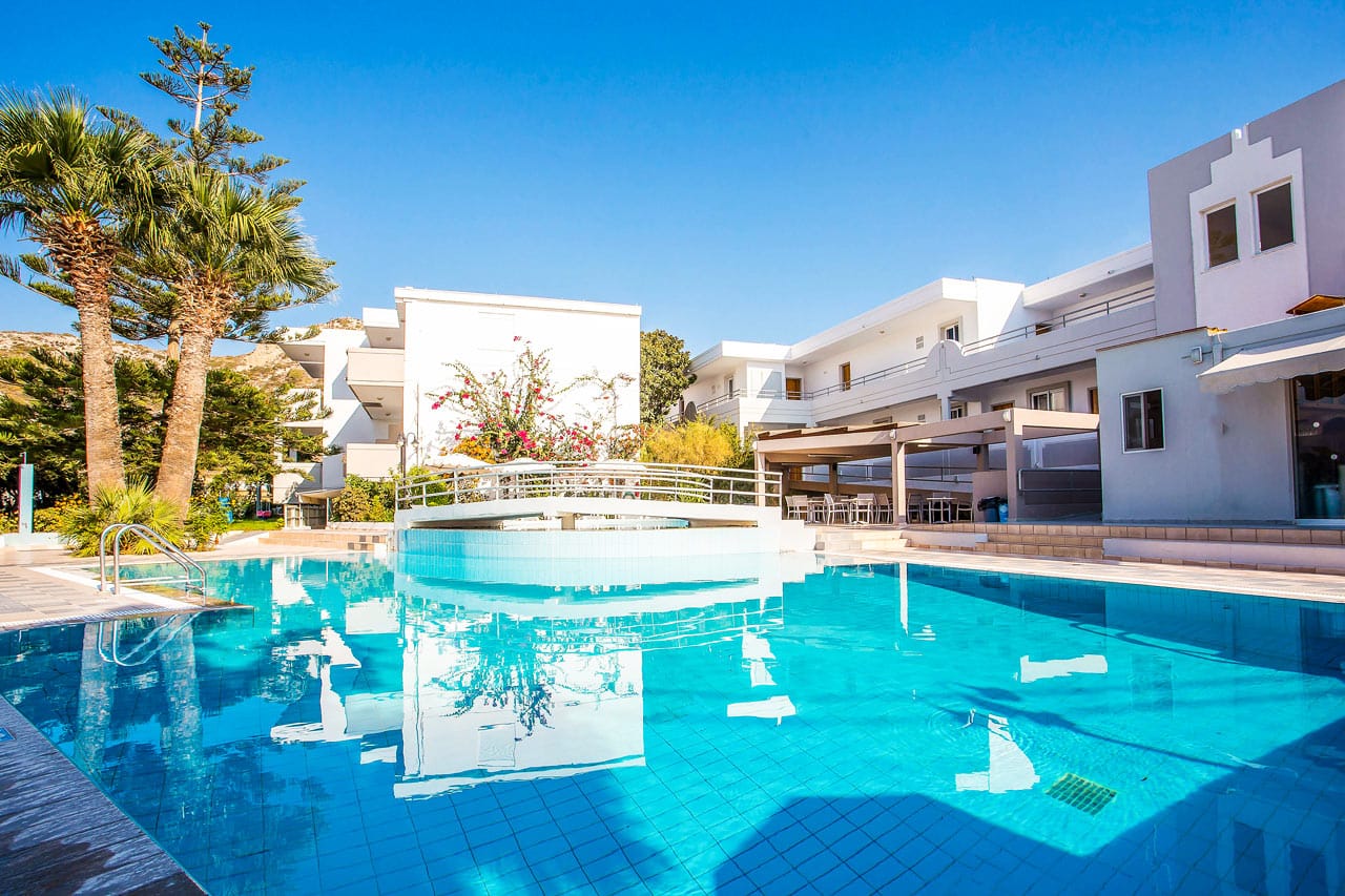 Irinna Hotel-Apartments