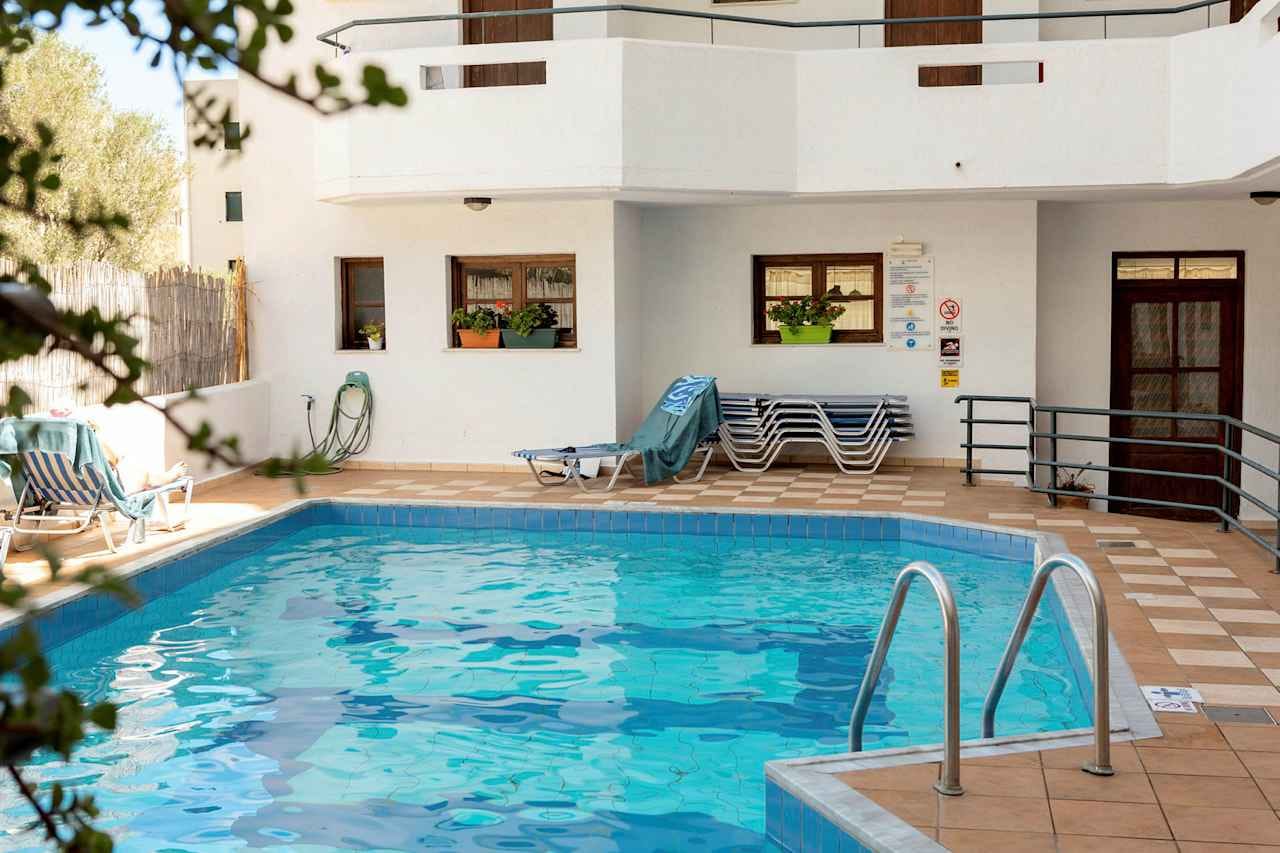 Elina Apartments