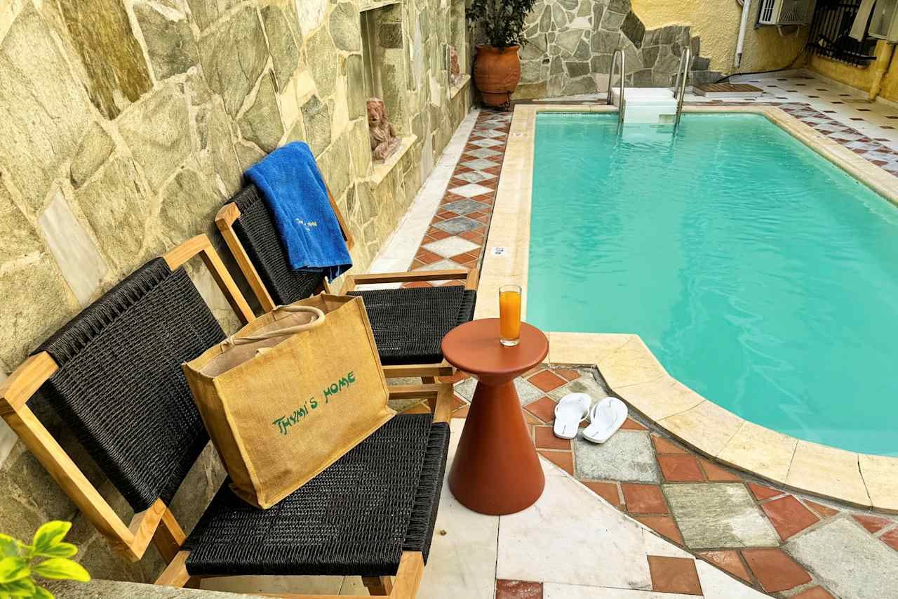 Thymi's Home Hotel