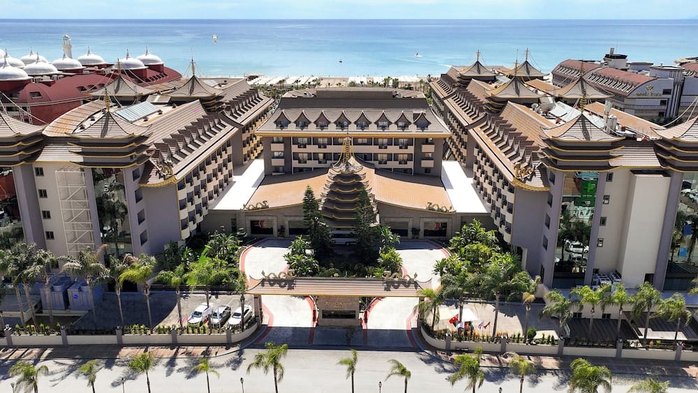 Royal Dragon Hotel – All Inclusive