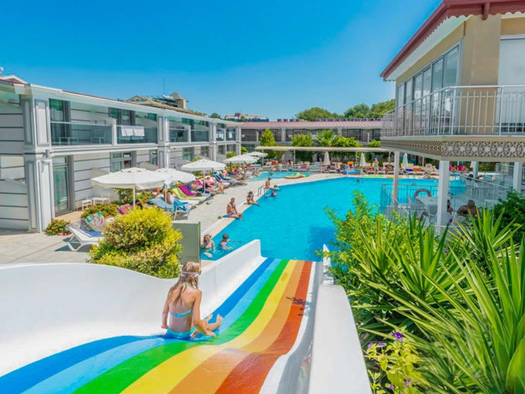 Sun Club Side