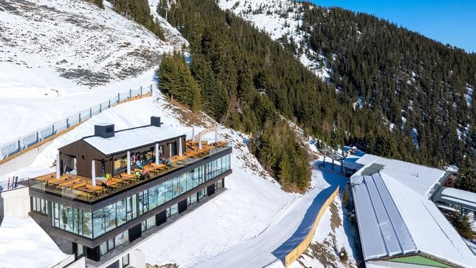 Ski-in/ski-out apartment Monte Central