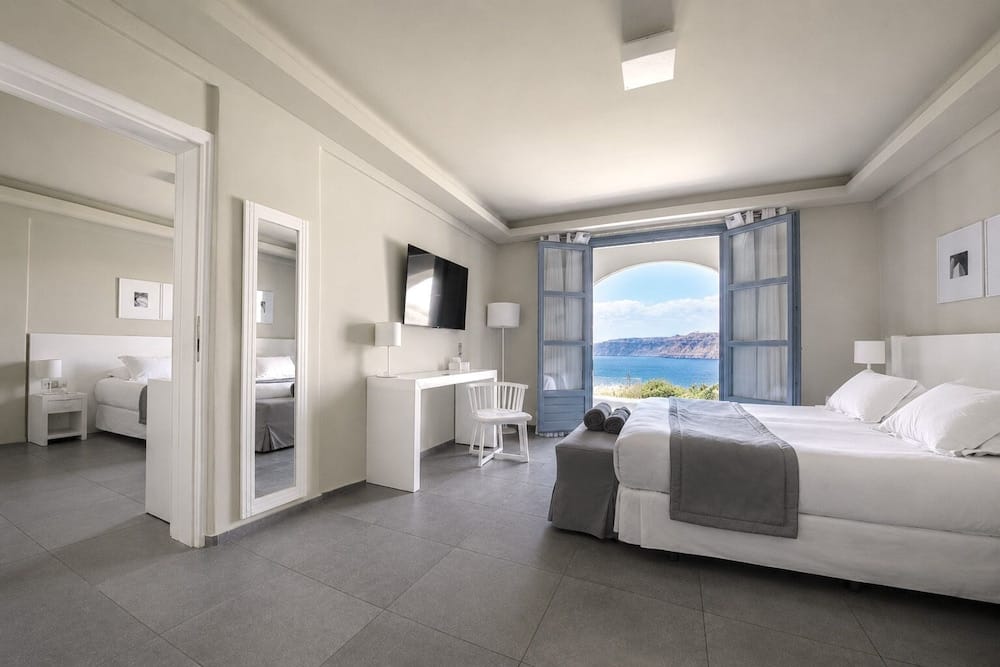 Acroterra Rosa Luxury Suites & Spa