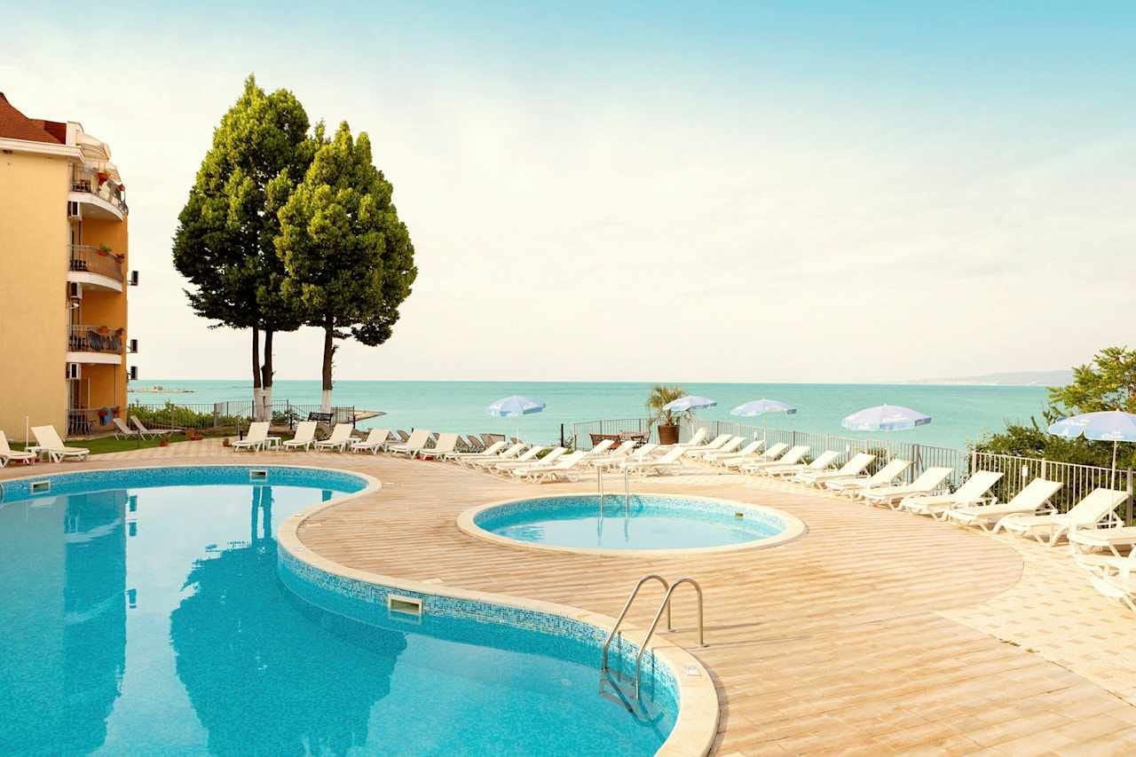 Helios Hotel